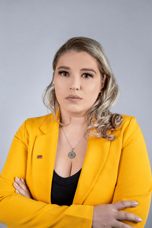 Retrato profissional da Dra. Bruna do Prado, advogada sócia fundadora